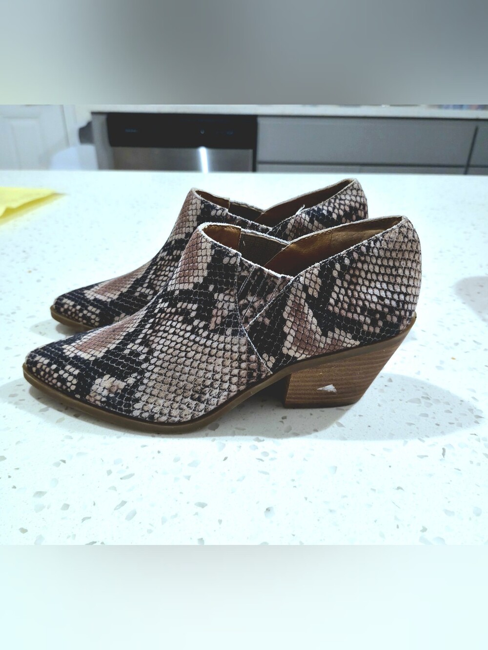 NEW Lucky Brand Snakeskin Leather Ankle Booties Size 7M - Picture 3 of 10